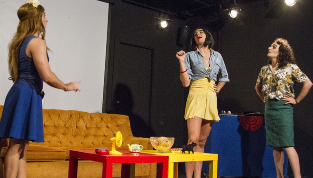 Maribel y la Extraña Familia